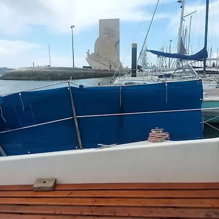 Sailboat In Belem, Romantic Sleep, Romantic Night. Bådhotel *